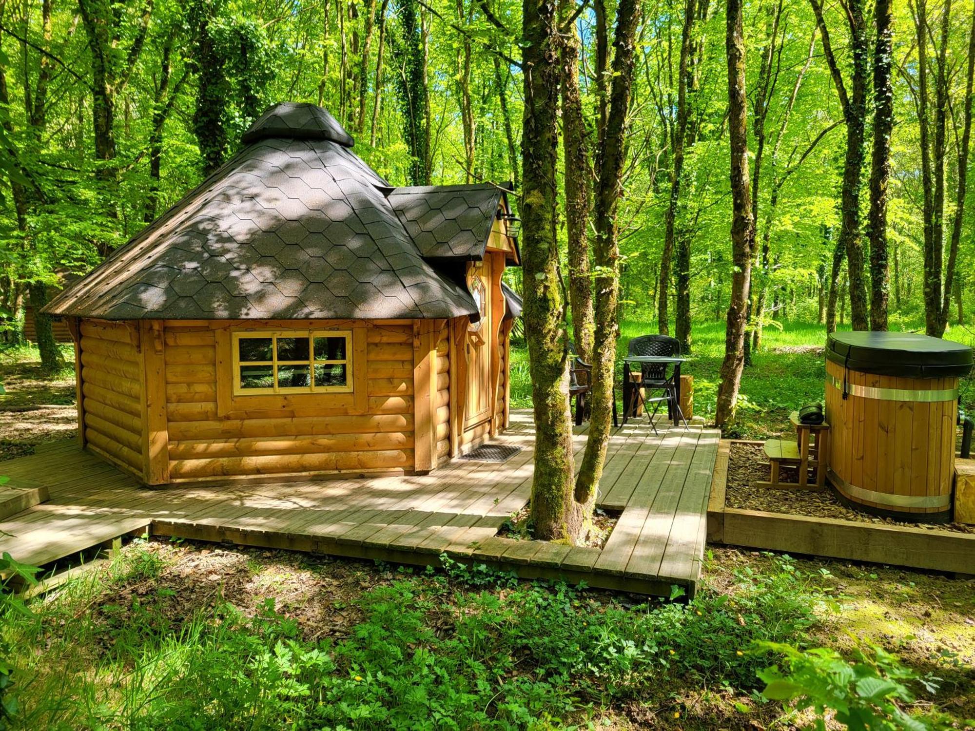 Le Domaine Insolite De Broceliande Paimpont Exterior foto