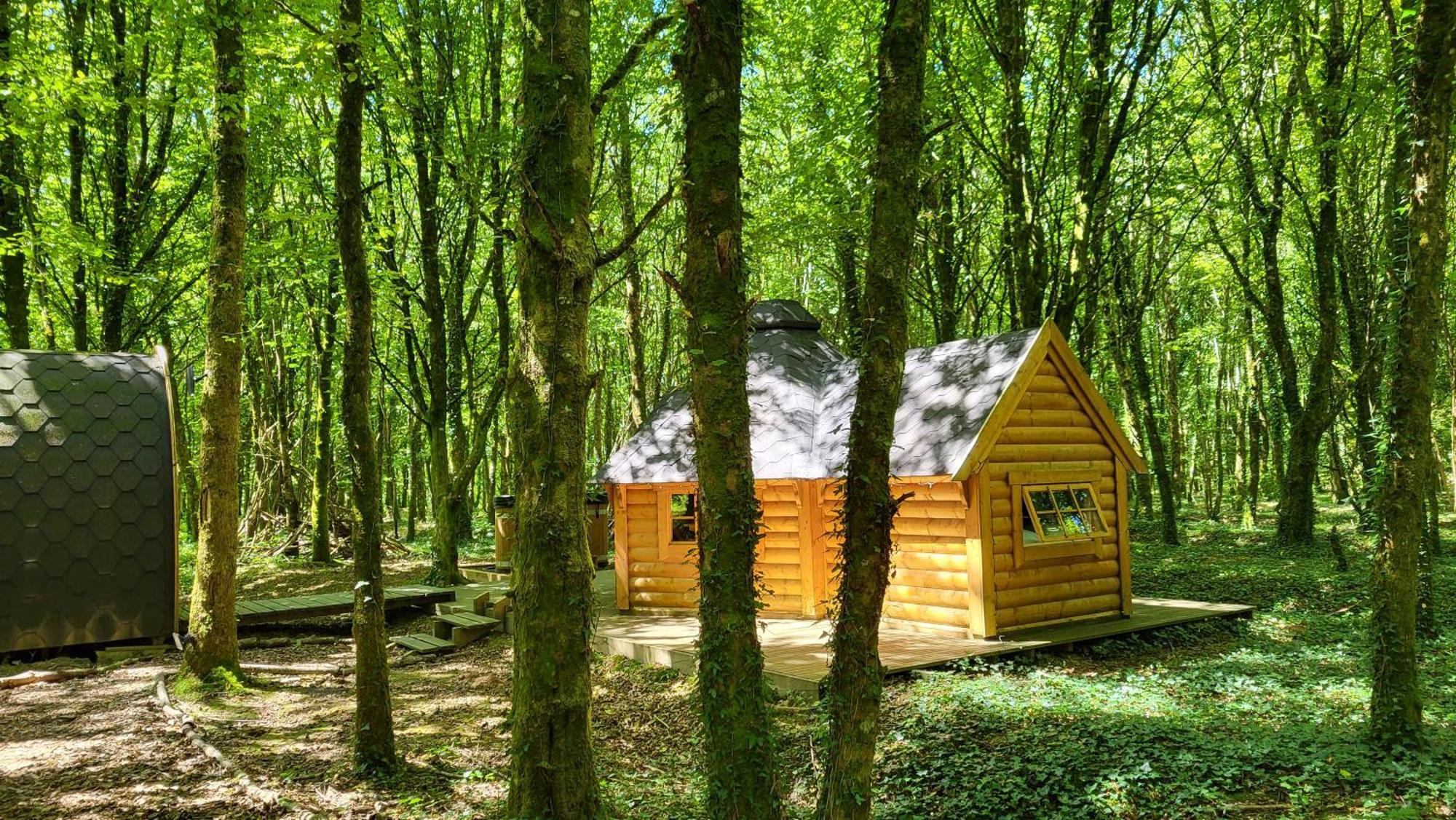 Le Domaine Insolite De Broceliande Paimpont Exterior foto