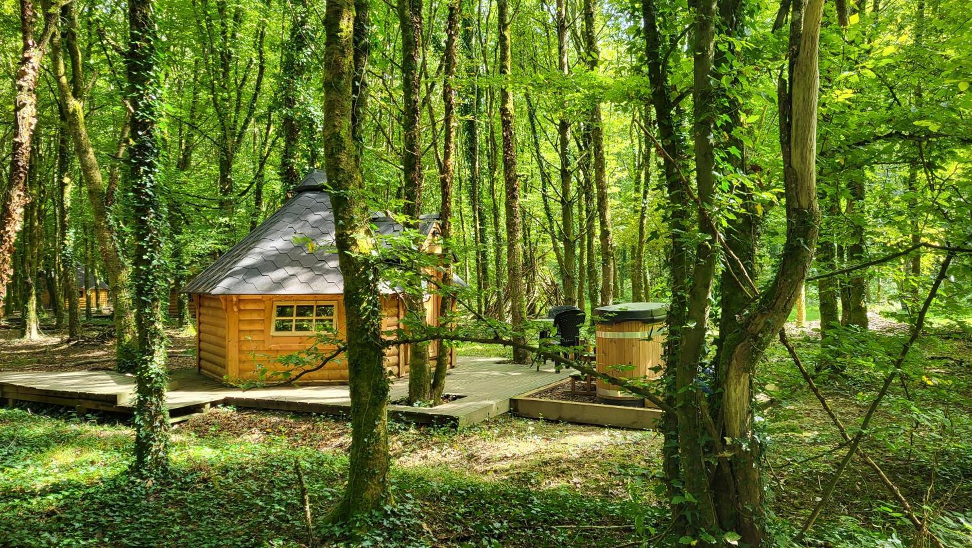 Le Domaine Insolite De Broceliande Paimpont Exterior foto