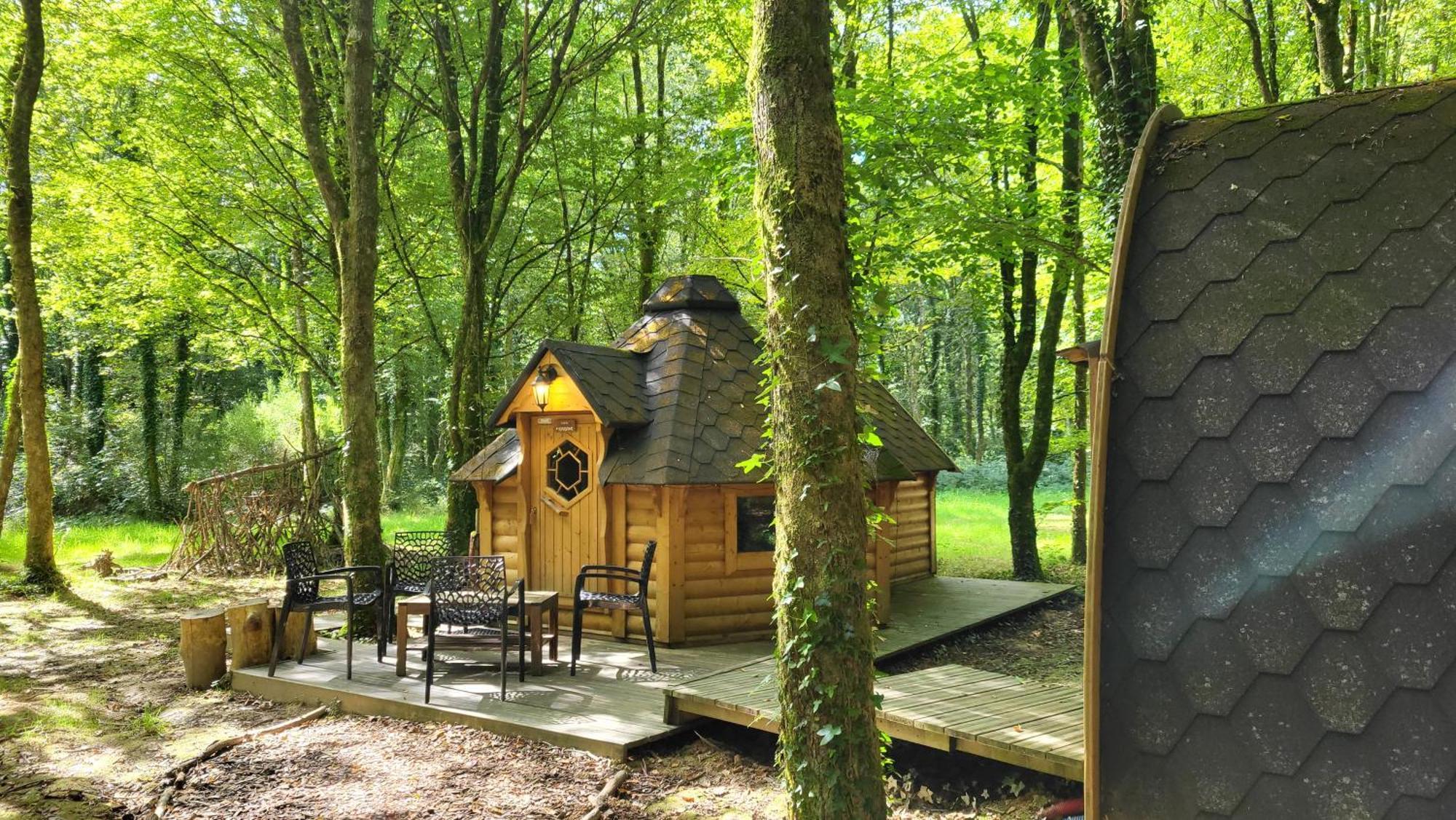 Le Domaine Insolite De Broceliande Paimpont Exterior foto