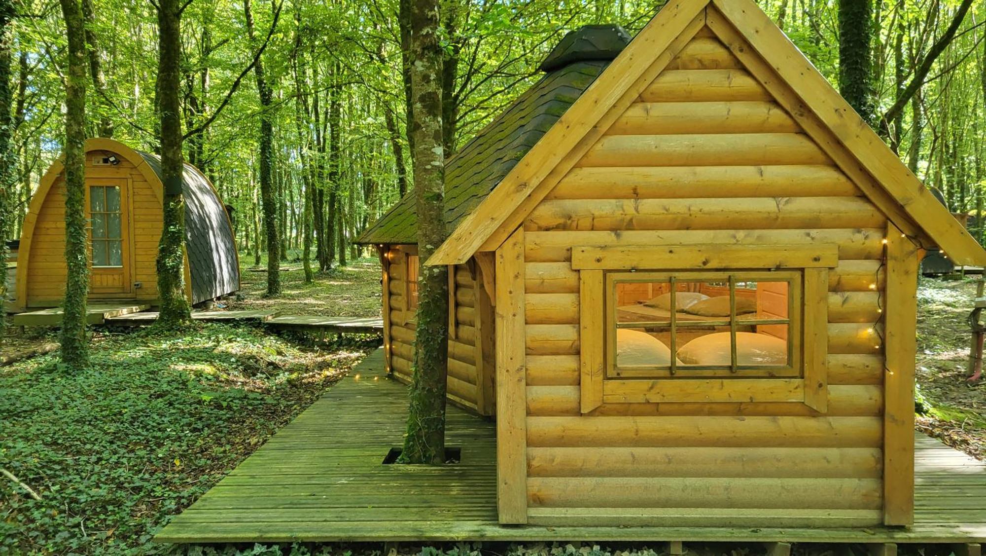 Le Domaine Insolite De Broceliande Paimpont Exterior foto