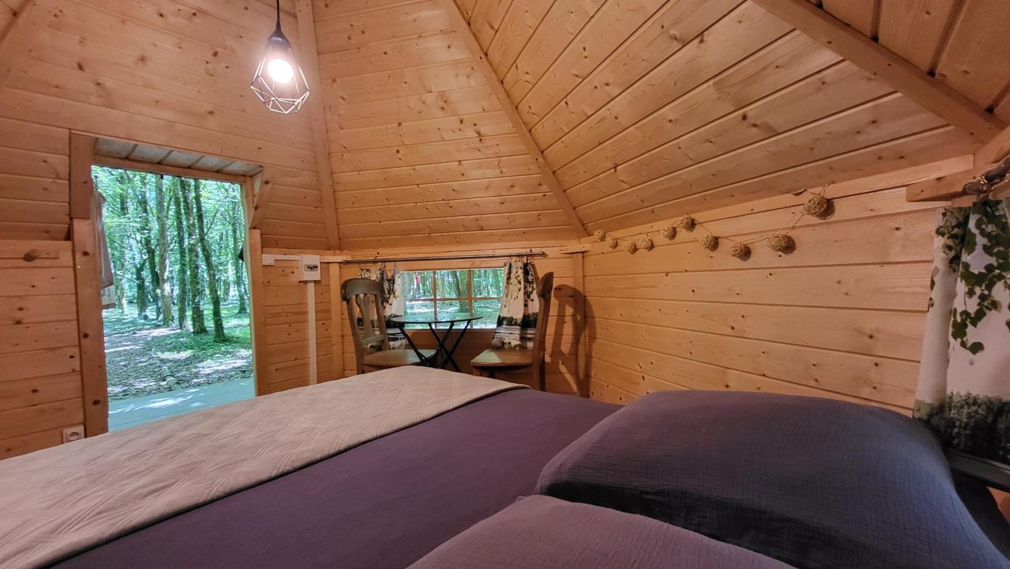 Le Domaine Insolite De Broceliande Paimpont Exterior foto