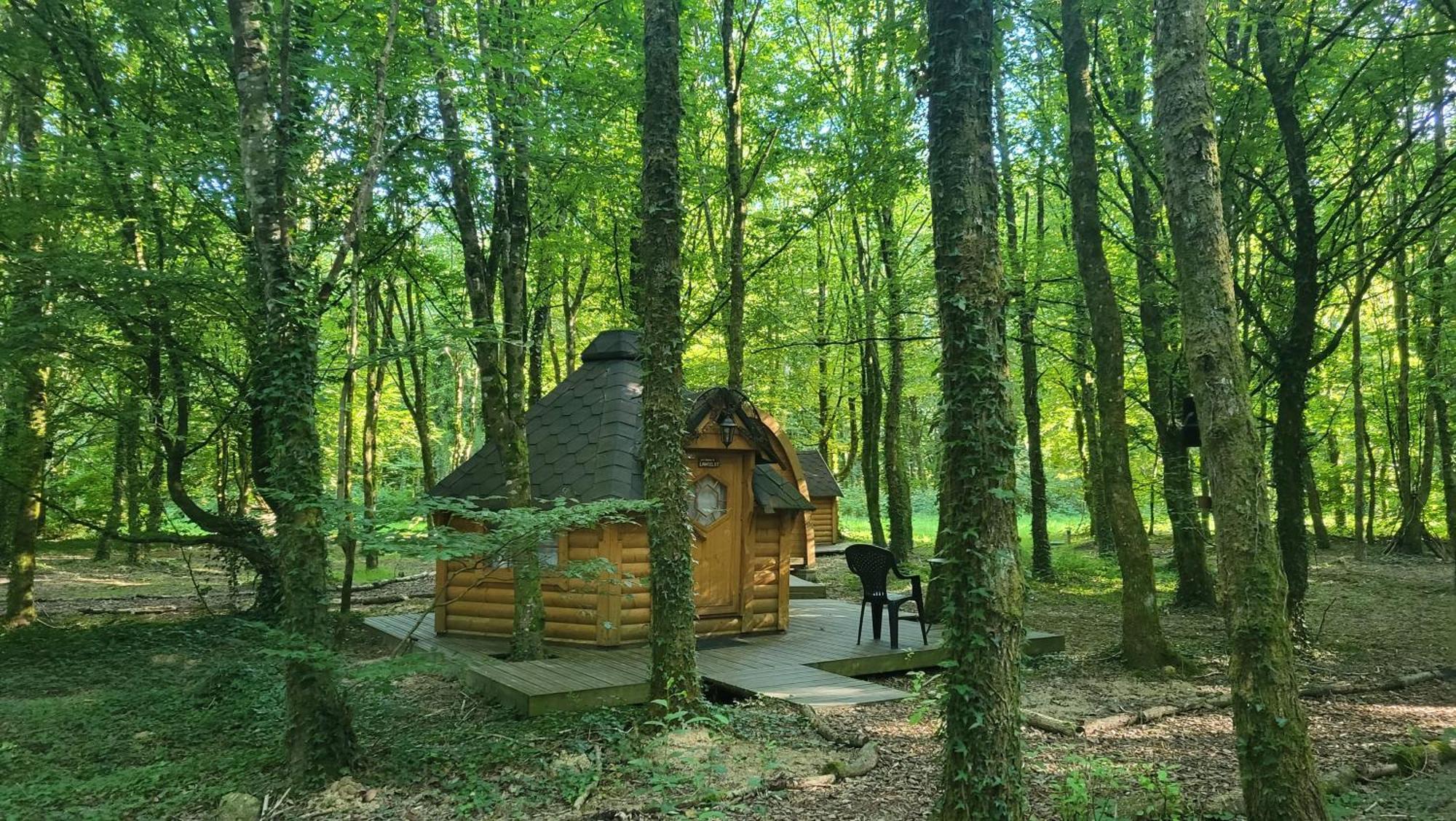 Le Domaine Insolite De Broceliande Paimpont Exterior foto