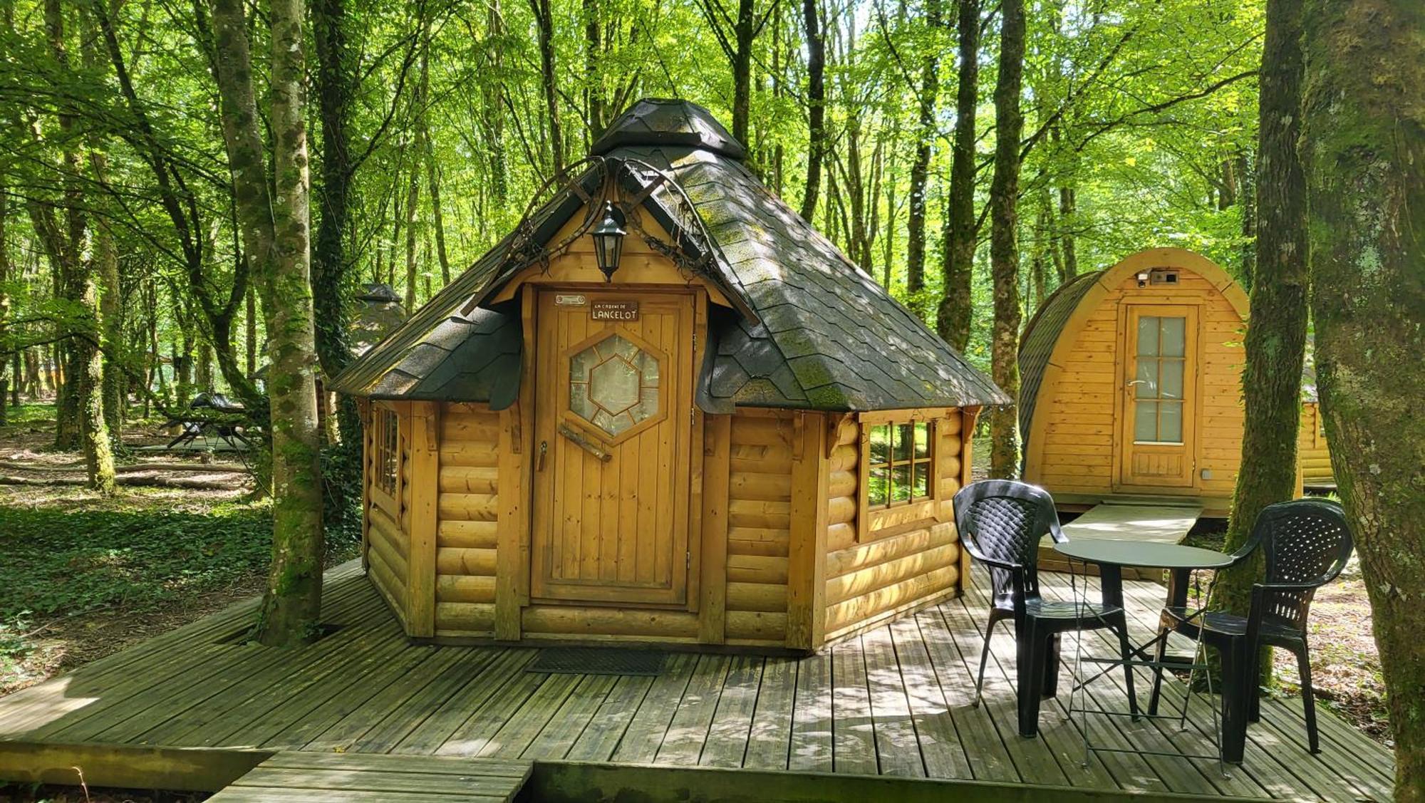 Le Domaine Insolite De Broceliande Paimpont Exterior foto