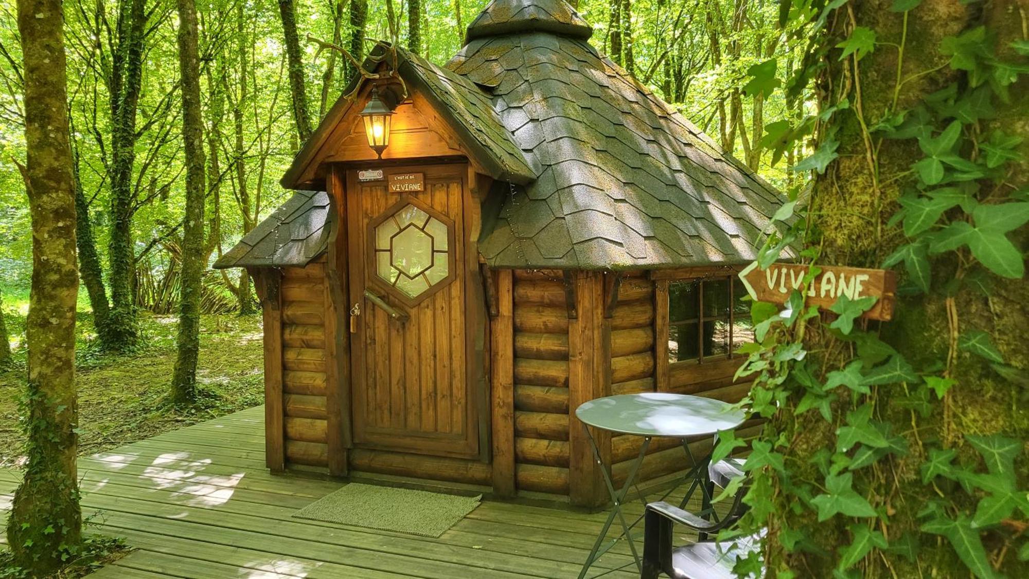 Le Domaine Insolite De Broceliande Paimpont Exterior foto