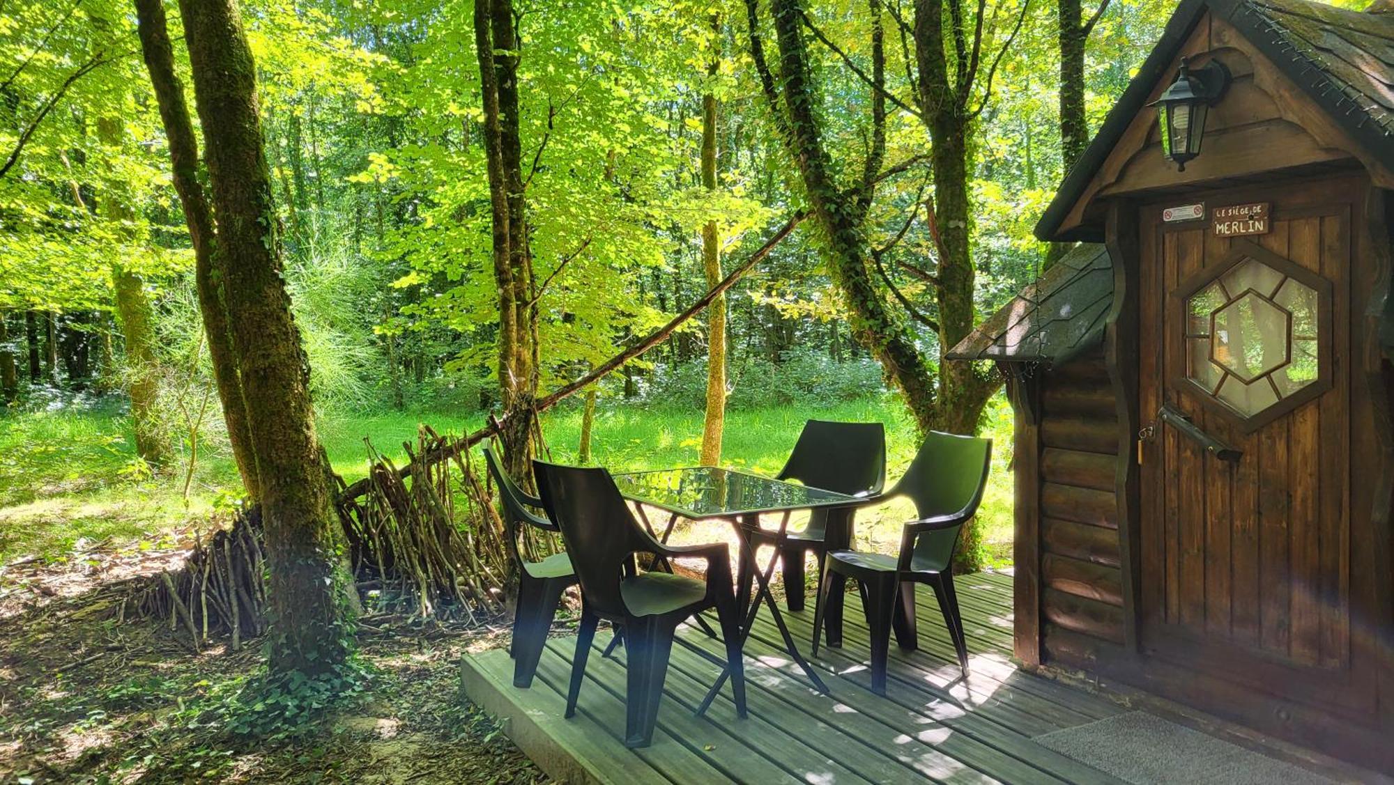 Le Domaine Insolite De Broceliande Paimpont Exterior foto